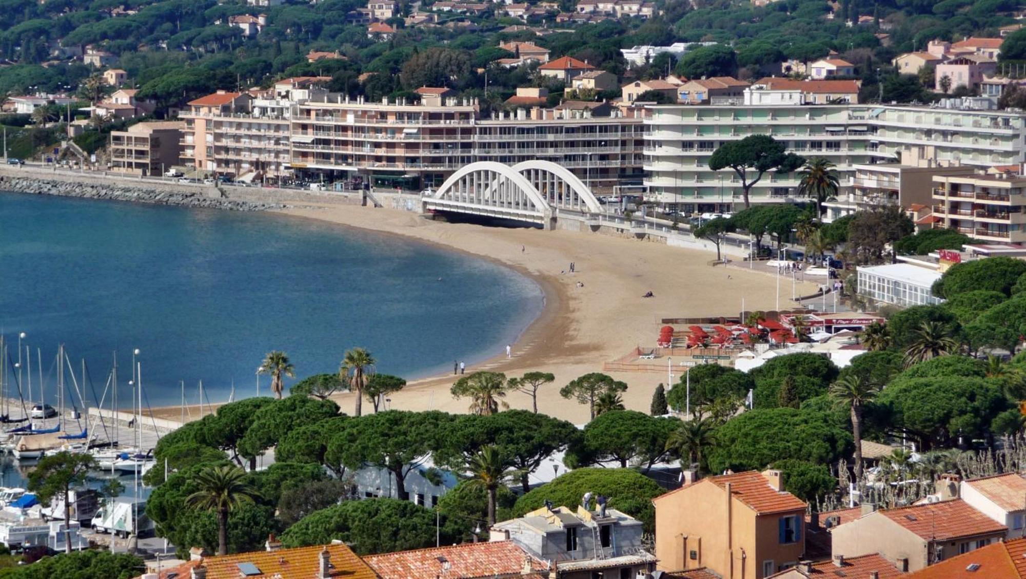 Hotel Les Tourelles Sainte-Maxime Kültér fotó