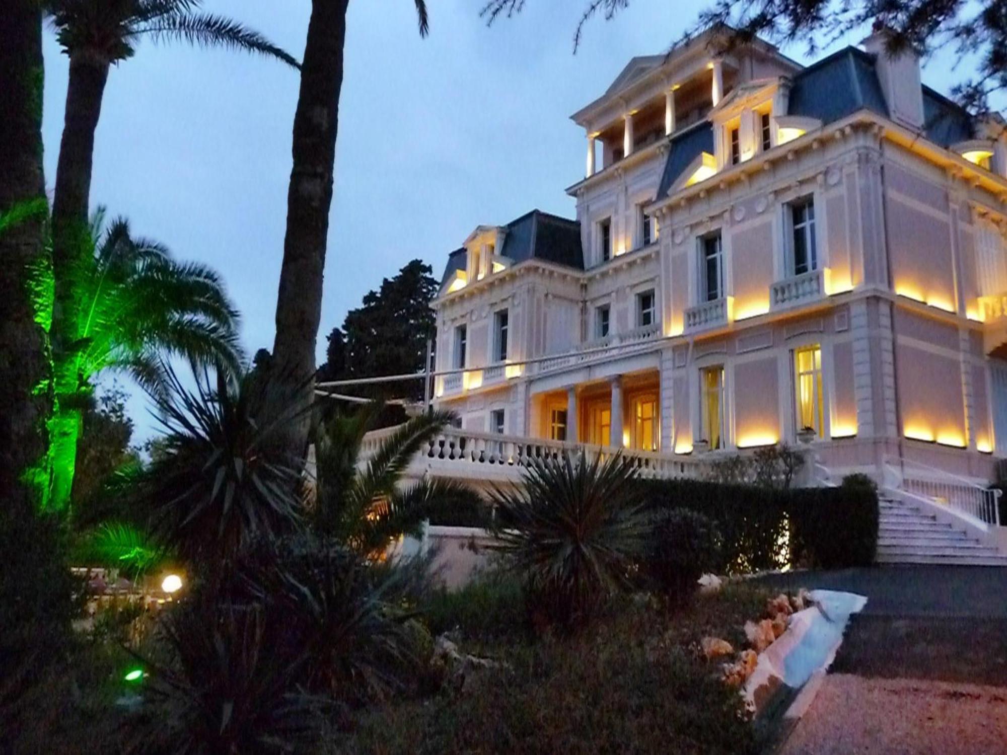 Hotel Les Tourelles Sainte-Maxime Kültér fotó