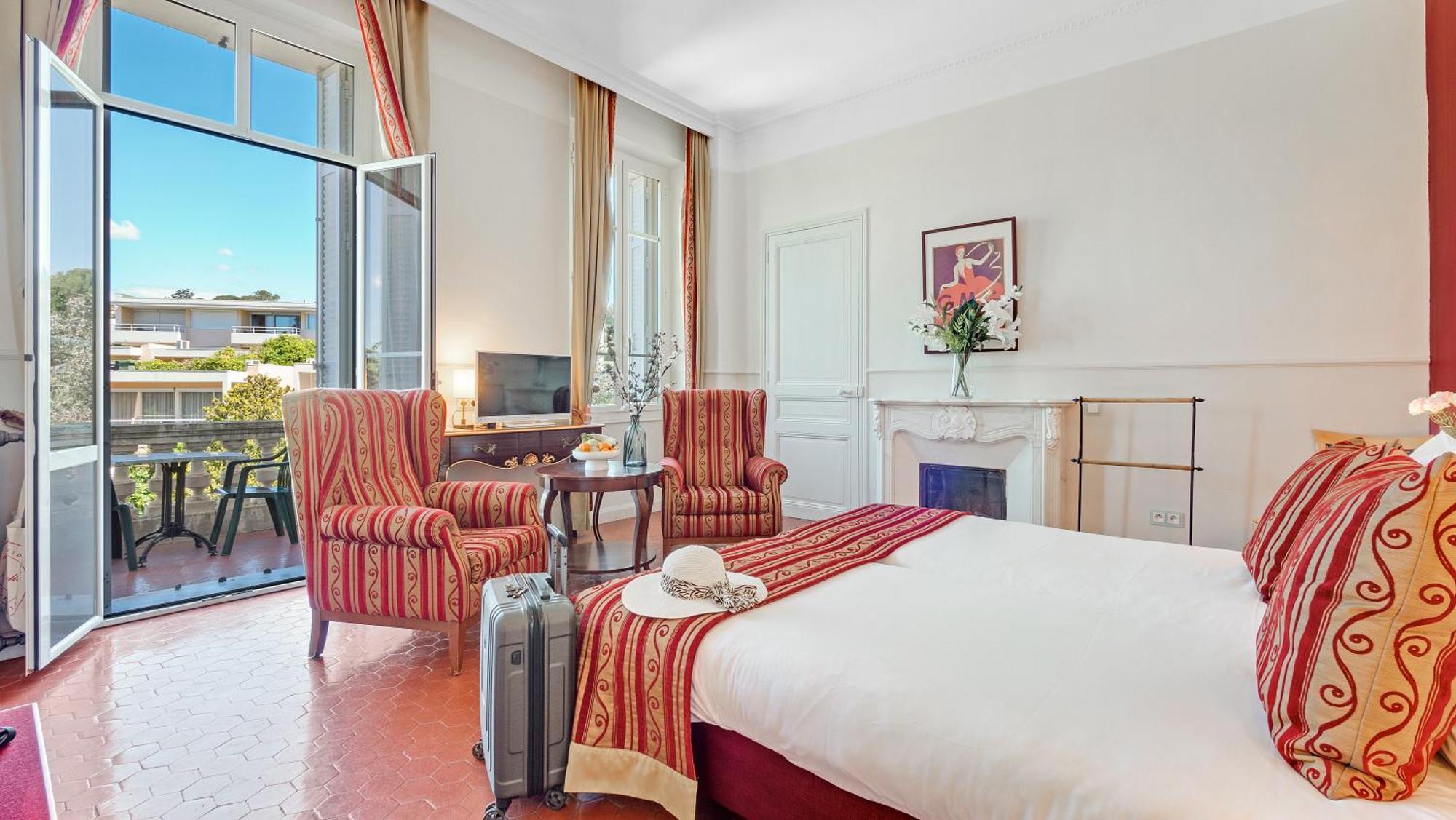Hotel Les Tourelles Sainte-Maxime Kültér fotó