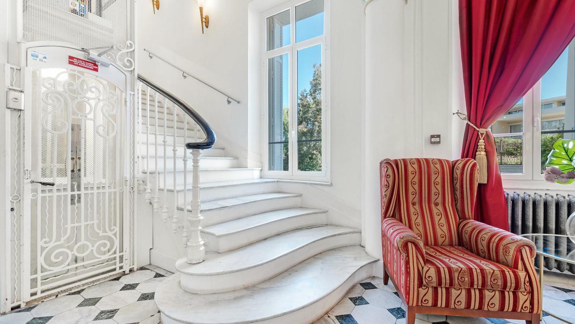 Hotel Les Tourelles Sainte-Maxime Kültér fotó